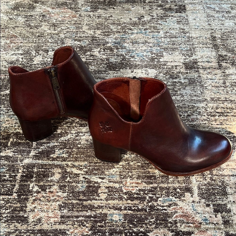 NWOT Patricia Nash Brown Leather Ankle Booties